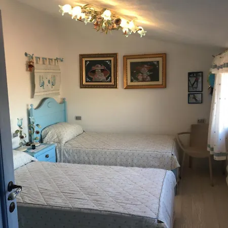 Fòla Con Piscina Villa